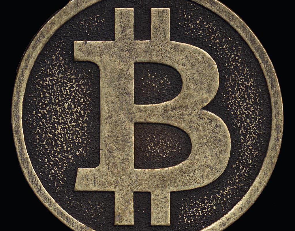 比特币看涨期权价格上涨至13.6万-14.5万美元区间,市场出现看涨趋势